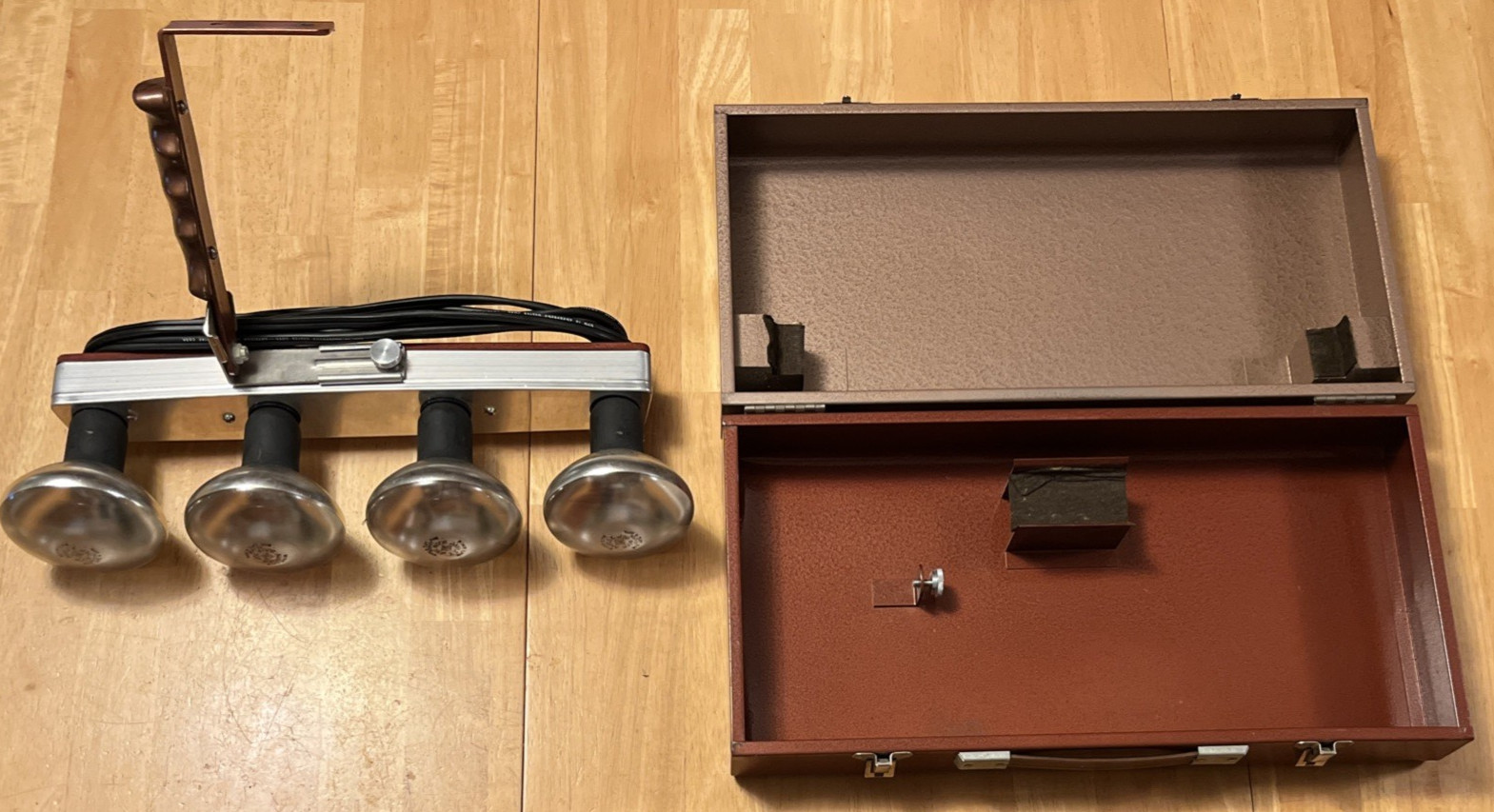Vintage Electric Eye Bounce Lite-4 Bulb Photography Flood Light Bar-Tested/Works