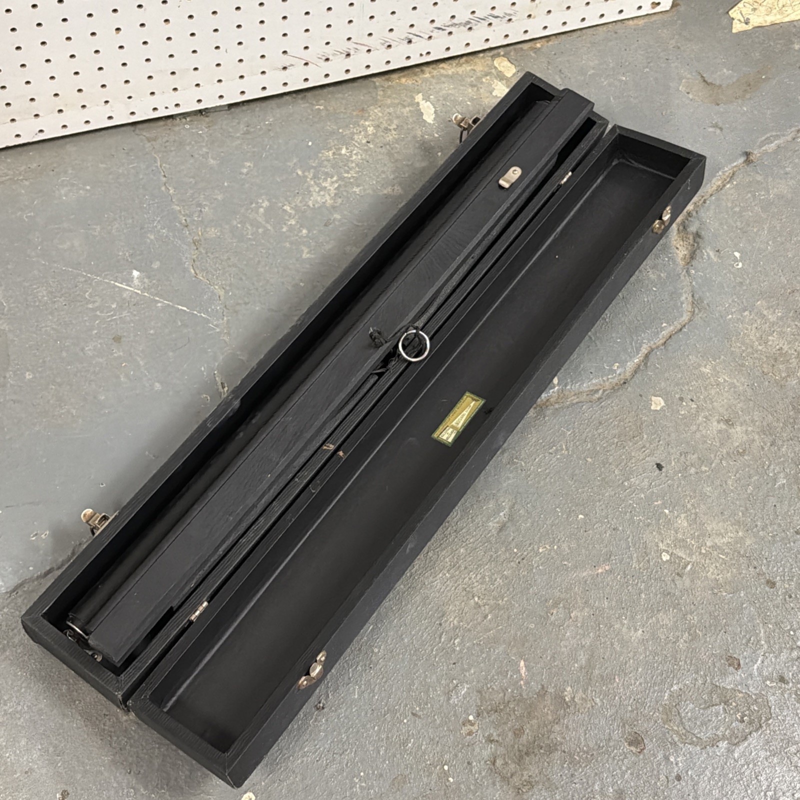 Beautiful Vintage Projection Screen BRITELITE TRUVISION Mfg. By Motion Picture