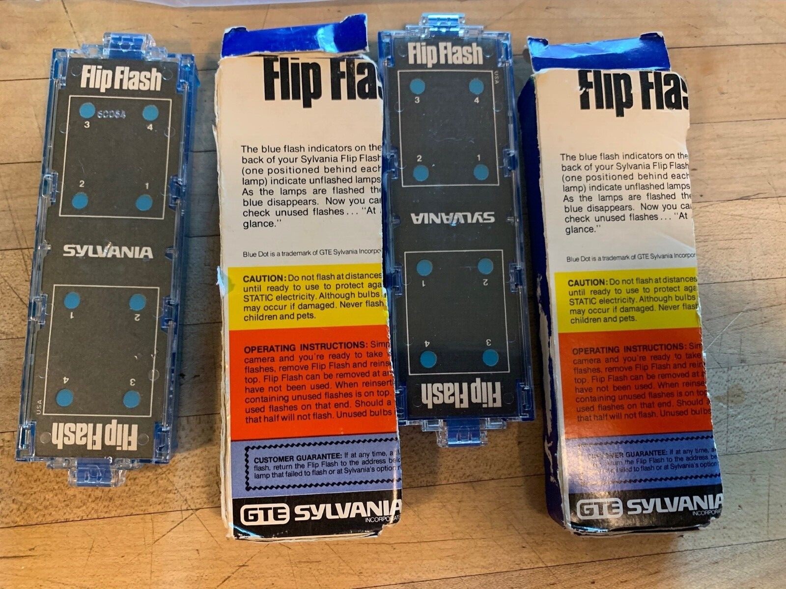 2 Packs LOT VINTAGE FLASHBULBS SYLVANIA BLUE DOT FLIP FLASH FLASHCUBES