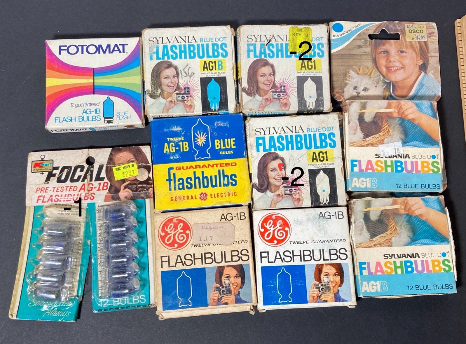 Lot Of Vtg AG1B Flash Bulbs Retro Photography Polaroid Kodak Blue + White