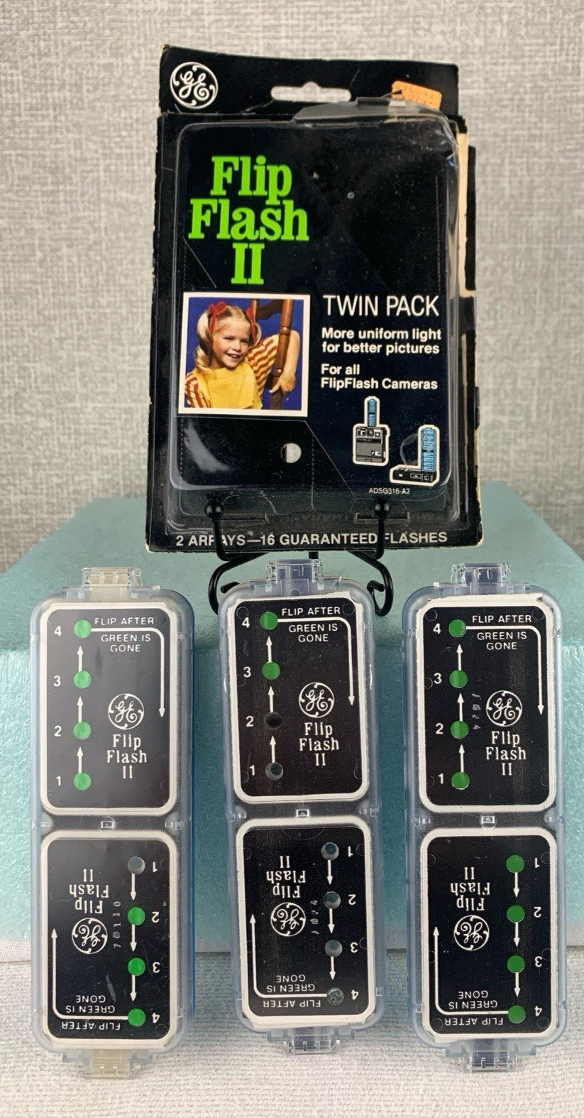 GE Flip Flash II Twin Pack Open Pkg. 17 shots VTG