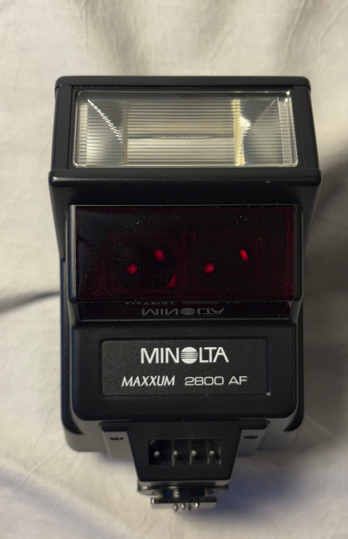 Minolta Maxxum 2800 AF Shoe Mount Flash w/ Black Case For Camera