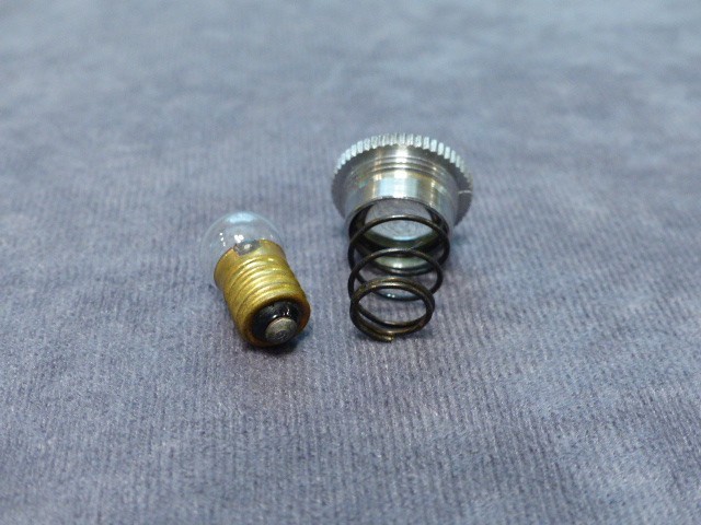 GENUINE GRAFLEX 3-CELL FLASH HANDLE GLASS EYE STAR WARS LIGHTSABER – EXCELLENT !