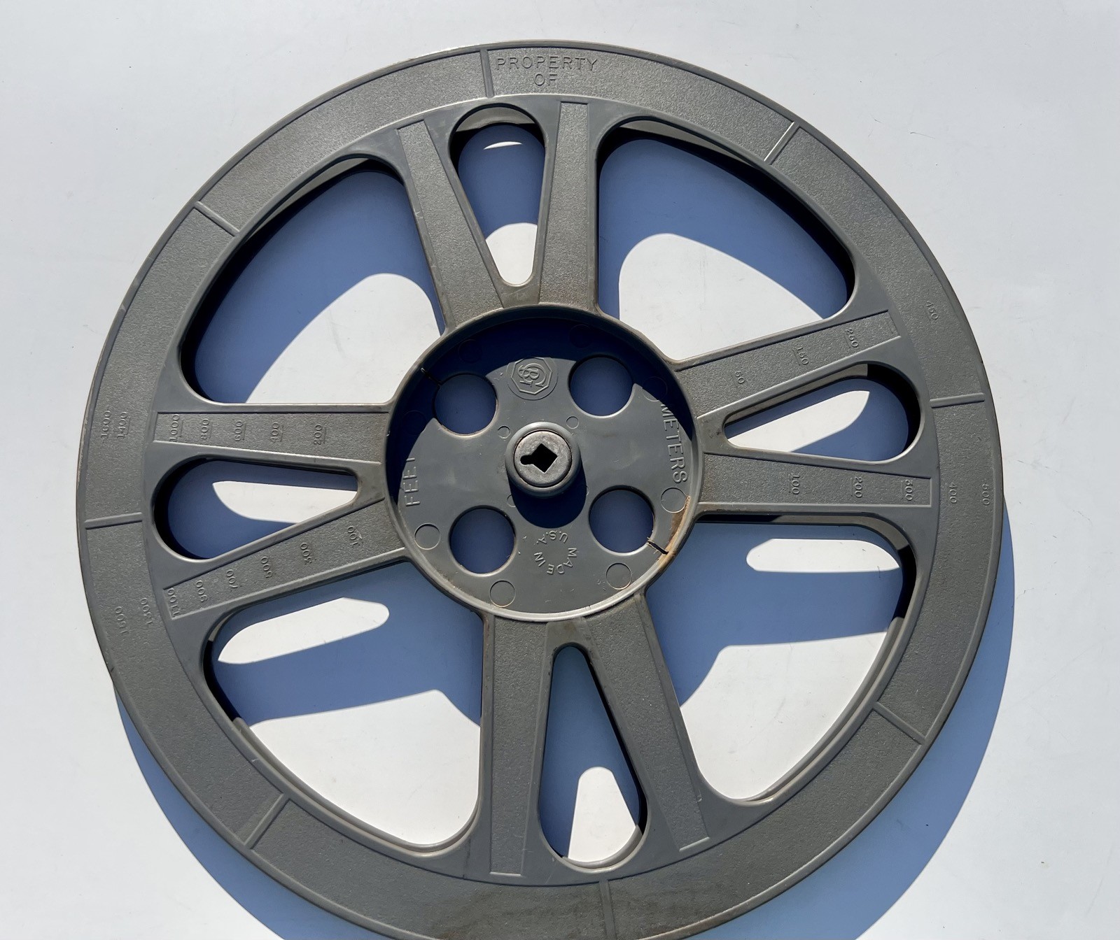 Vintage 16MM GB Grey Plastic Movie Reel 13-3/4” Motion Picture Take Up Reel