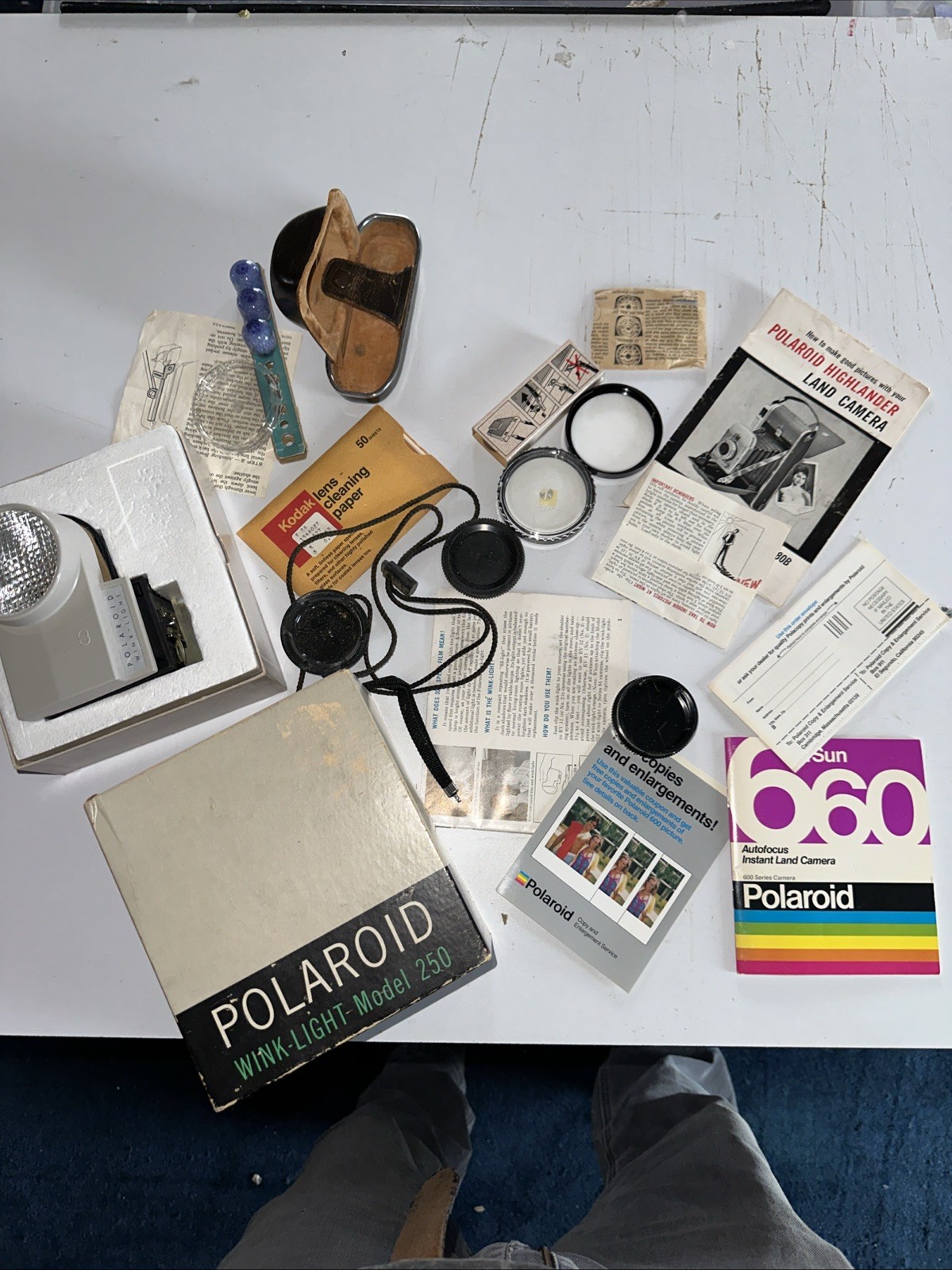 POLAROID WINK LIGHT MODEL 250 VINTAGE CAMERA ACCESSORIES LOT Flash Bulbs Kodak