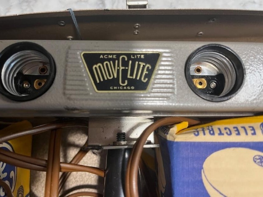 Vintage Acme Lite, Mov-E-Lite Spotlight, Chicago with 3 Bulbs & Holding Bar
