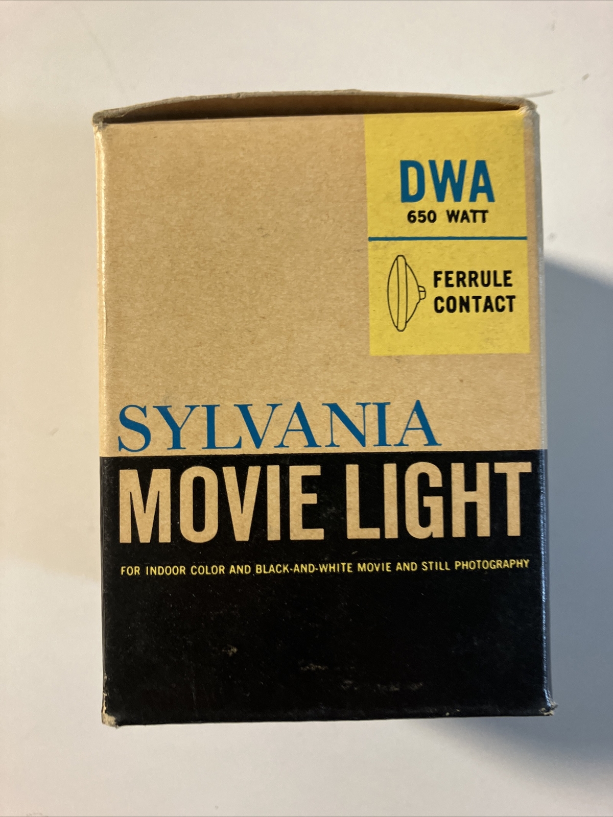 Vintage Sylvania Movie Light DWA 650 Watt Ferrule Contact Light Bulb New In Box