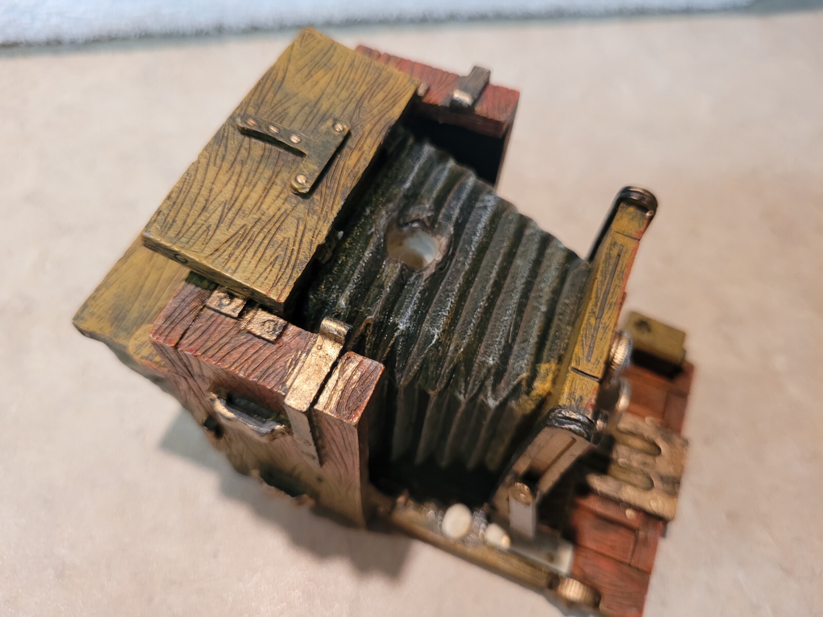 Darice Antique Style Camera Photo Or Card Holder – Early 19th Century Camera