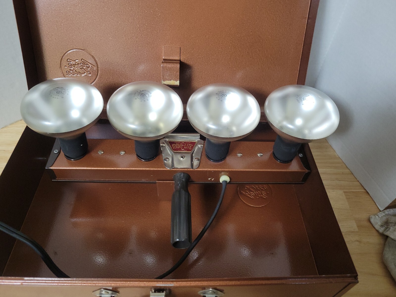 Vintage ACME Lite Mov-E-Lite With Metal Case~Nice Condition