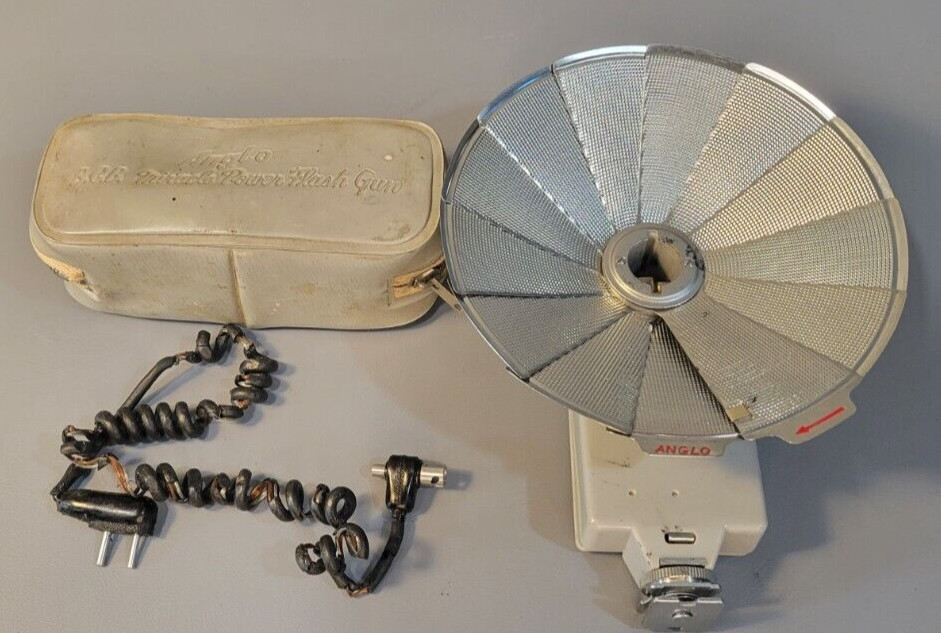 Vintage Anglo B.C.B. Miracle Power Flash Gun (Type-O) with Cord and Case