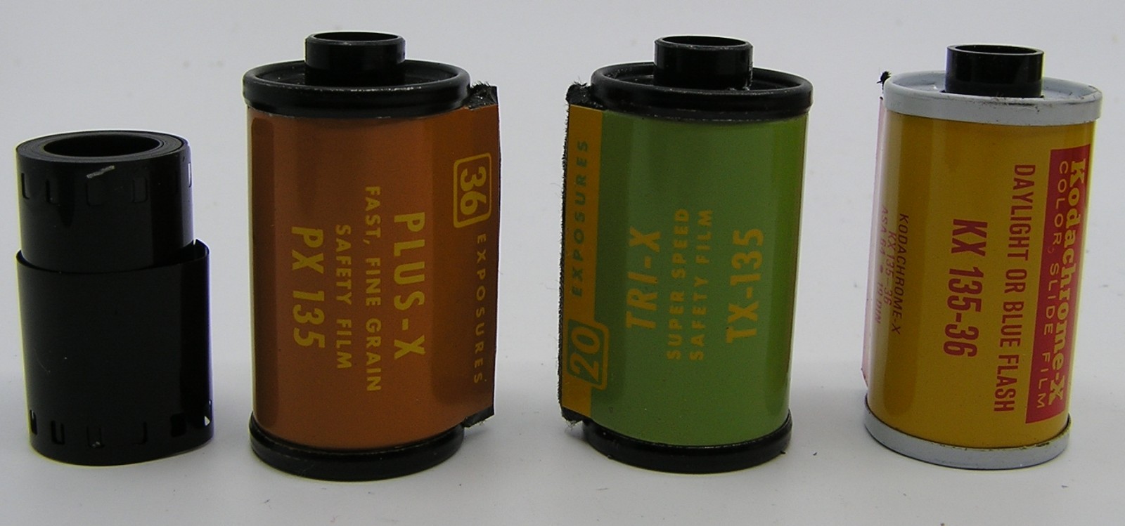 10 Vintage Kodak Embossed 35 MM Metal Tin Film Empty Canisters & 4 Films