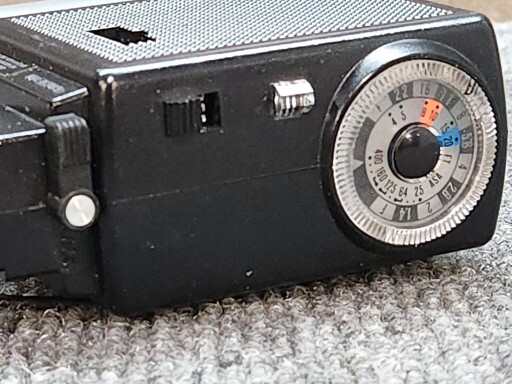 VIVITAR 202 Electronic Flash Auto Exposure for MV-1 Charger or SB-1 AC cord