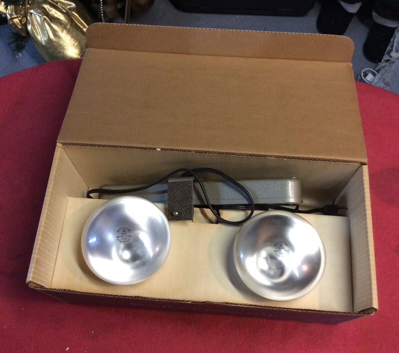 VTG Bell & Howell Flood Lamp Light Bar & Bulbs in Original Box Indoor Movies