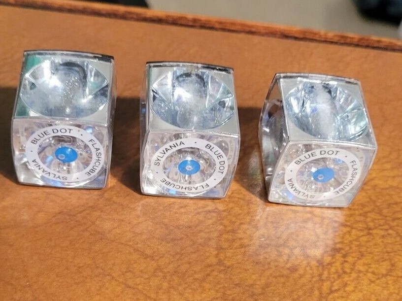 GTE SYLVANIA Blue Dot Camera Flash Cubes 3 Cubes 12 Flashes Vintage