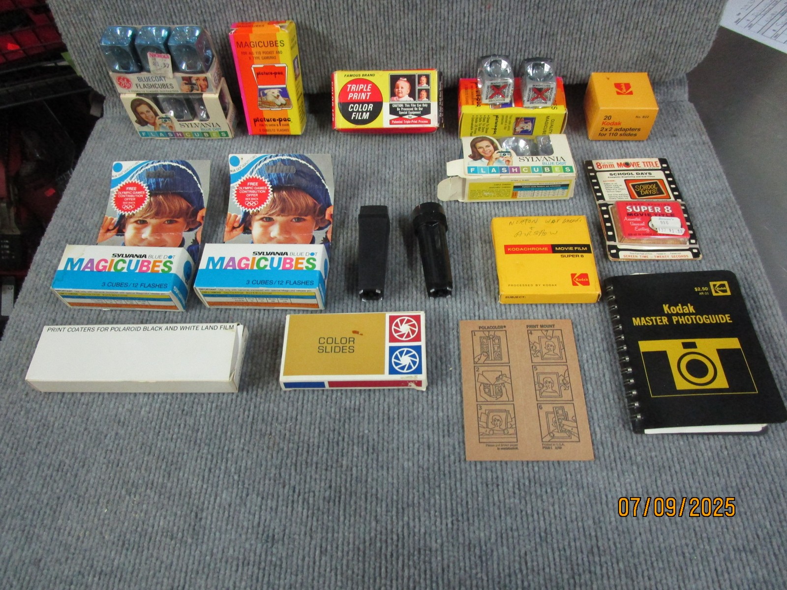 Lot Vintage Camera Flash Bulbs & More