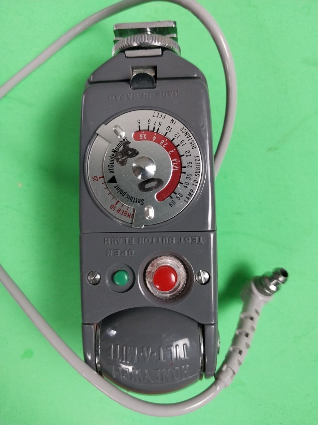 Vintage HONEYWELL TILT-A-MITE Collapsible Fan Camera Flash Unit with Case +Bonus