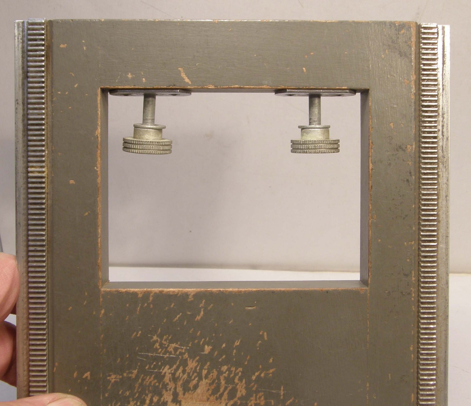 VINTAGE WOOD FOCUSING RAIL EXTENSION FOR LARGE FORMAT CAMERA GRAY PAINT 10″ X 6″
