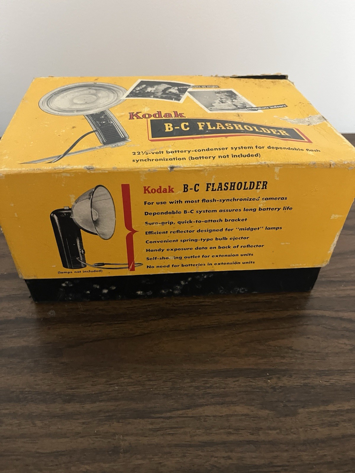 Isoflash-Rapid C Camera + Kodak B-C Flash Holder w/ Box & Bulbs – As-Is