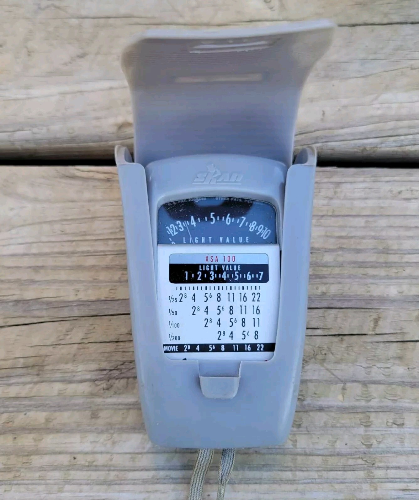 Vintage Skan Quick Camera Exposure Meter ASA 100 With Gray Pouch Chicago USA