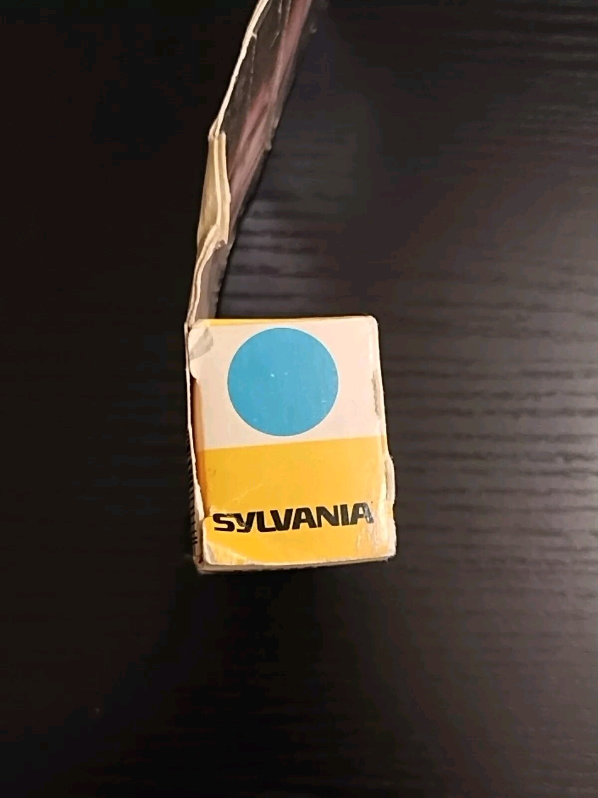 Vintage Sylvania Blue Dot Flash Cubes. 2 Cubes, 6 Flashes.