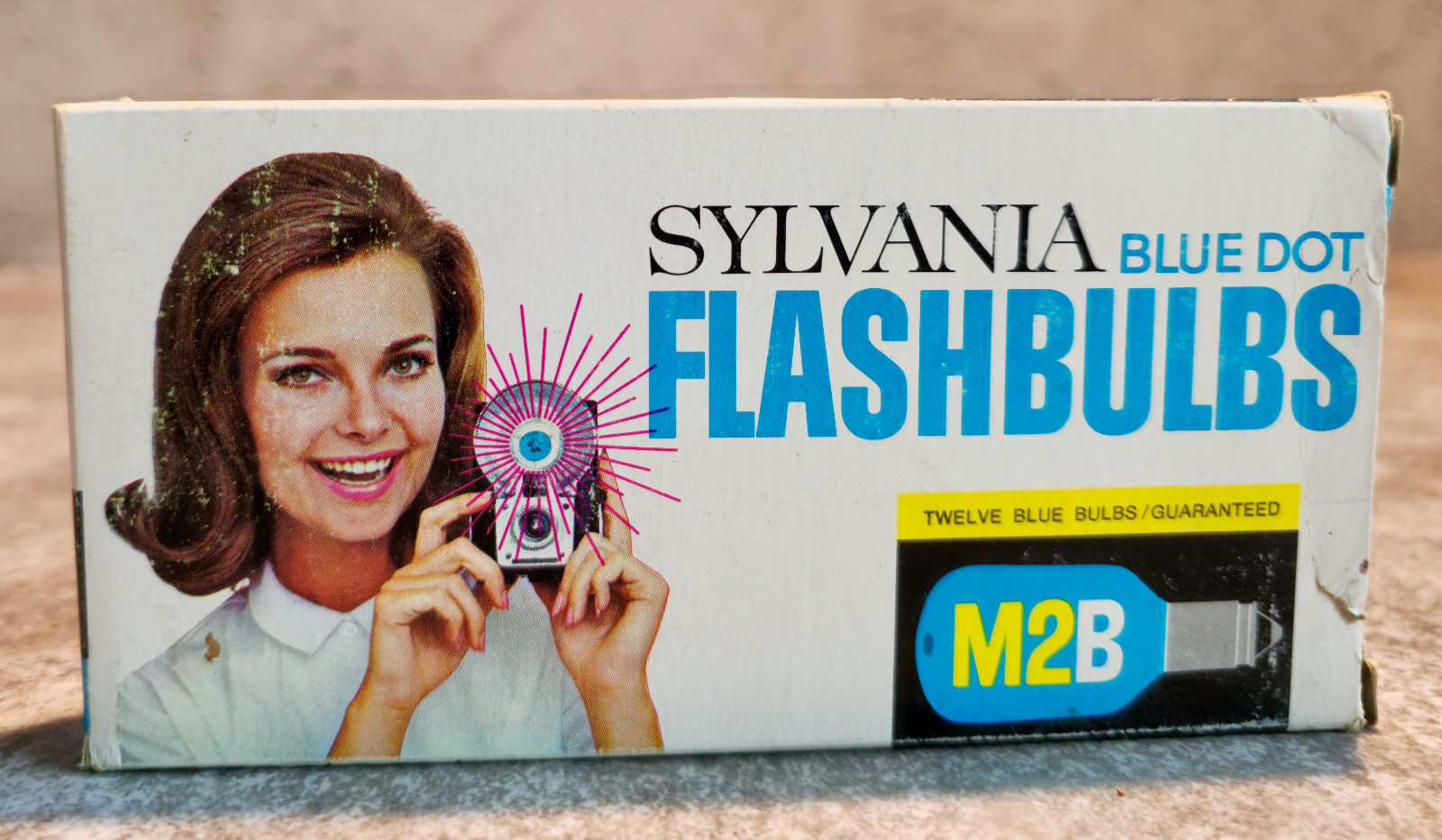 Vintage Lot of 10 Flash Bulbs for Camera Blue Sylvania M2B