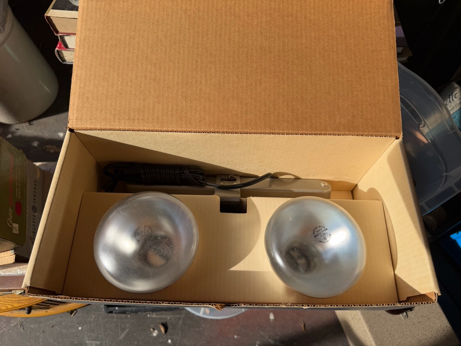VTG Bell & Howell Flood Lamp Light Bar & Bulbs in Original Box Indoor Movies