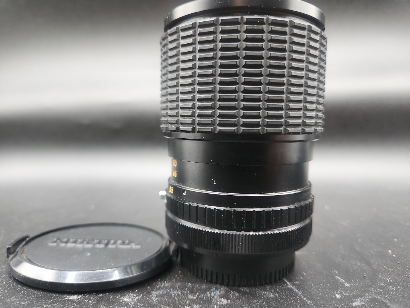 Nikura MC Auto Zoom 1:3.5 28-85mm lens Un-TESTED