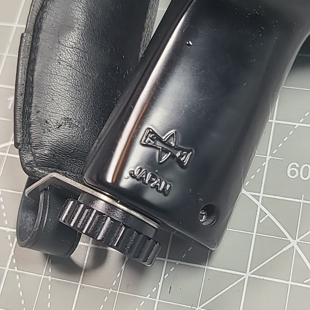 Mamiya M645 Pistol Grip In Good Condition