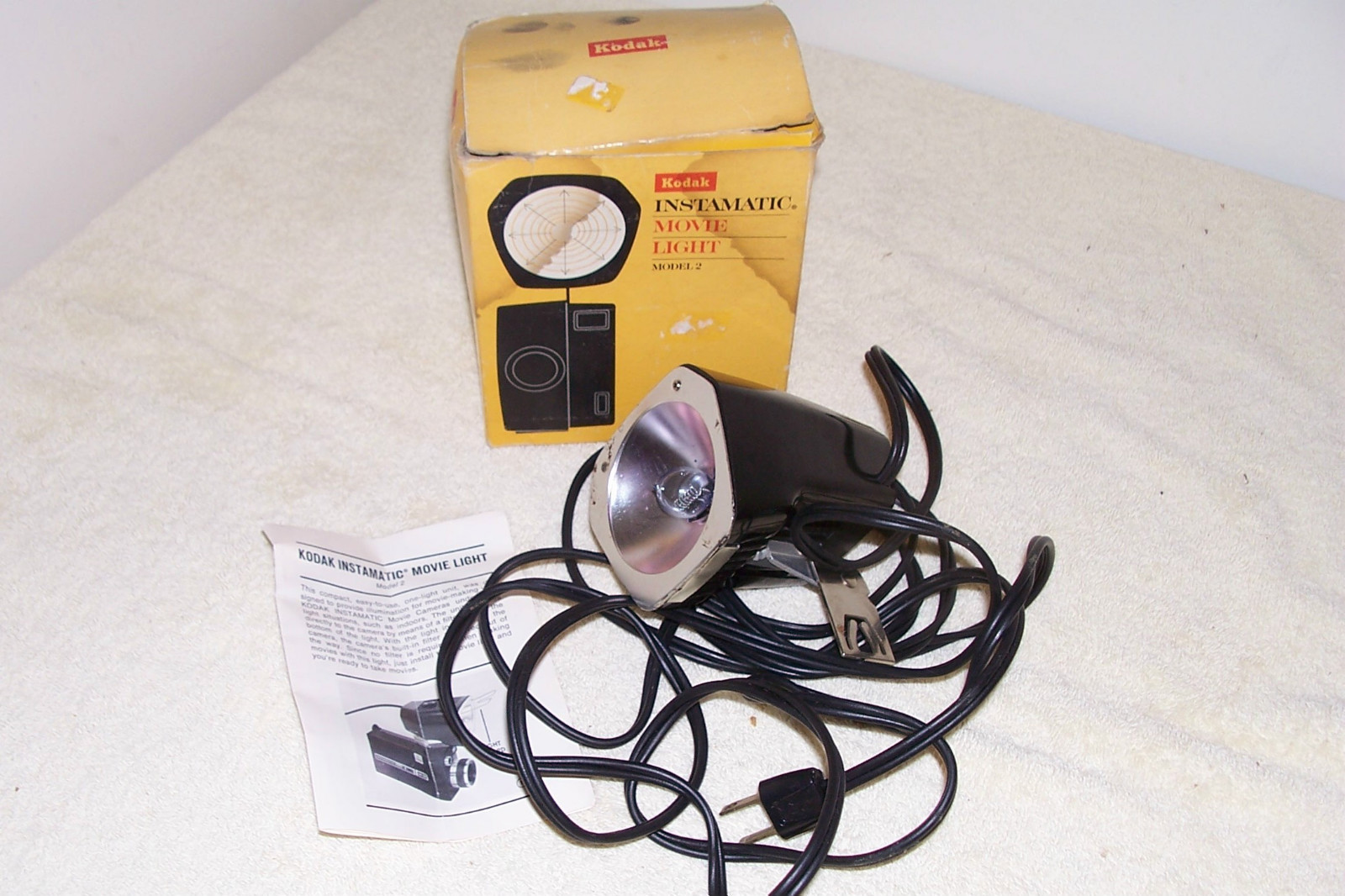 Vintage Kodak Instamatic Movie Camera Light Model 2 No. D376 Old Film 8mm 16mm