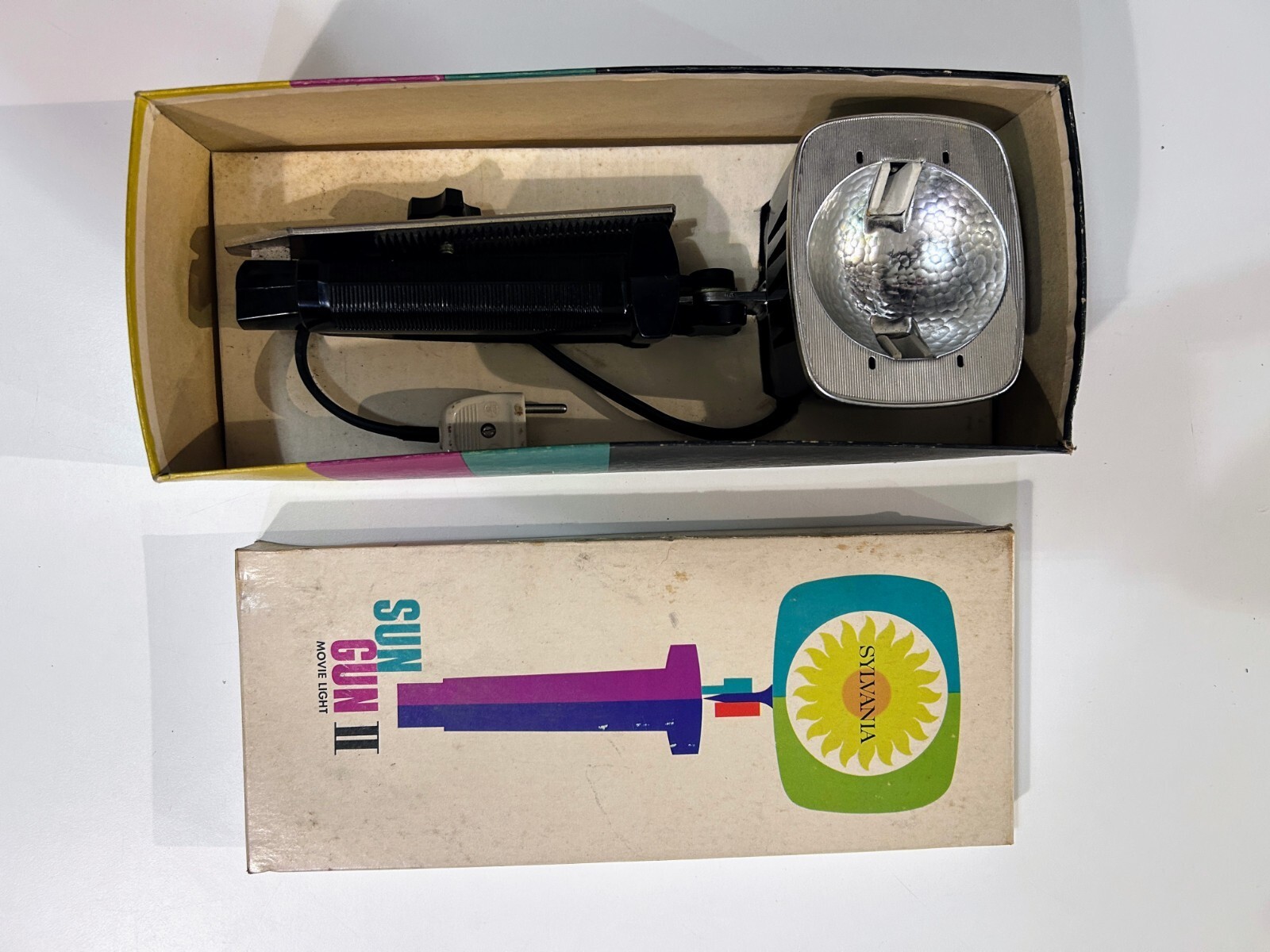 SUN GUN II 2 MOVIE LIGHT Sylvania SG-55 vintage with box