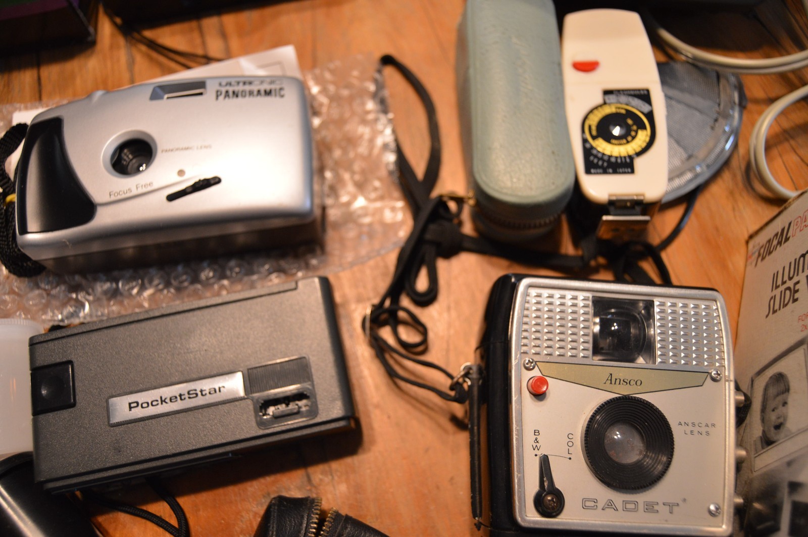 Large Lot of Vintage Photography Items,35mm,Flash Bulbs,Slide Viewers,Untested