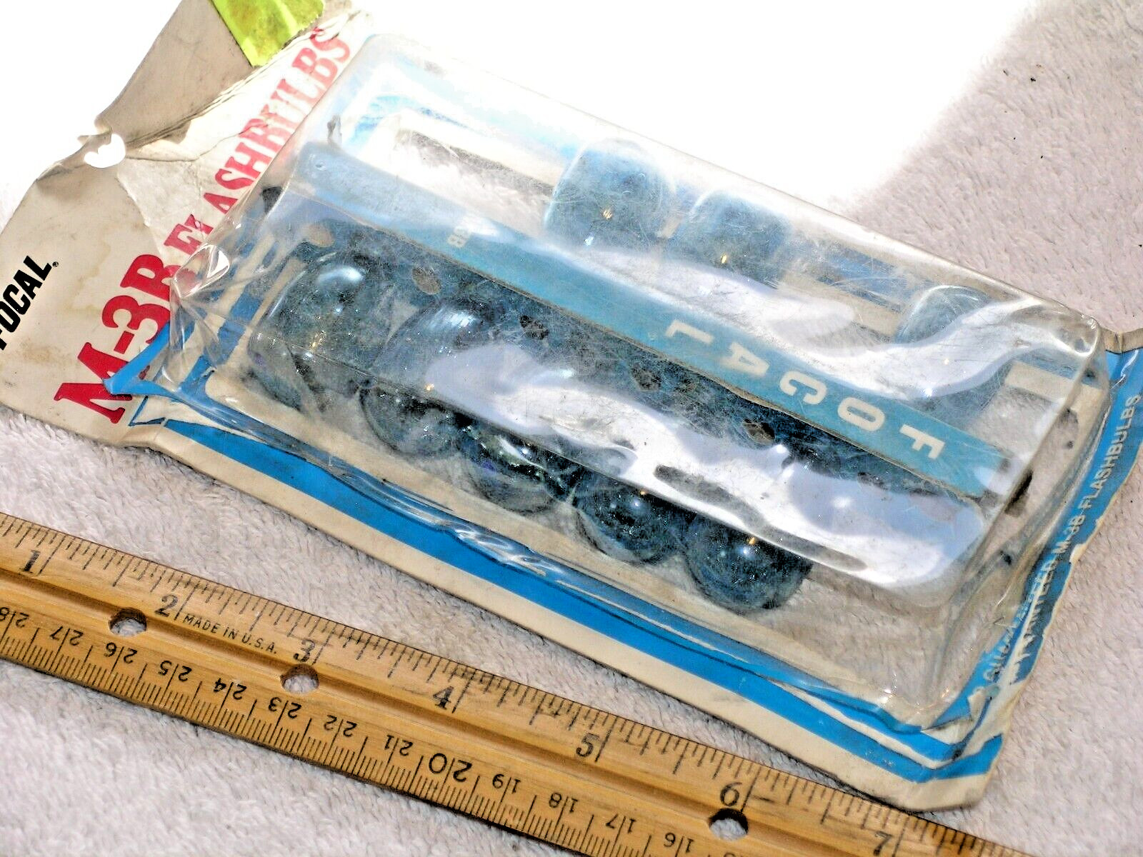 Vintage camera flash bulbs M3B x 8 and four (4) complete flip flash cube sets