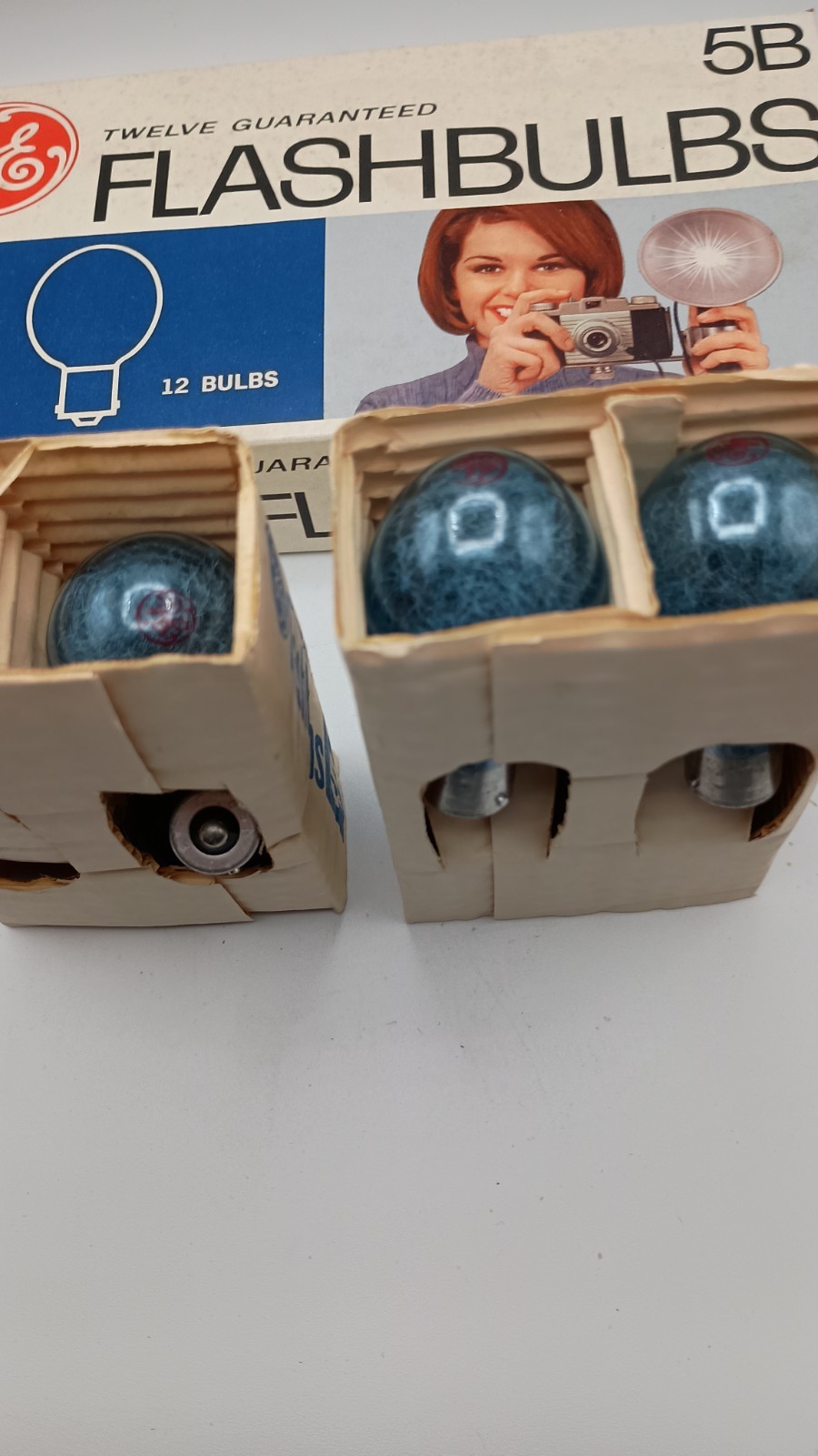 VintageGE Flashbulbs 5B Blue (7 Bulbs) in Original Box Camera Flash &FlashCube(1