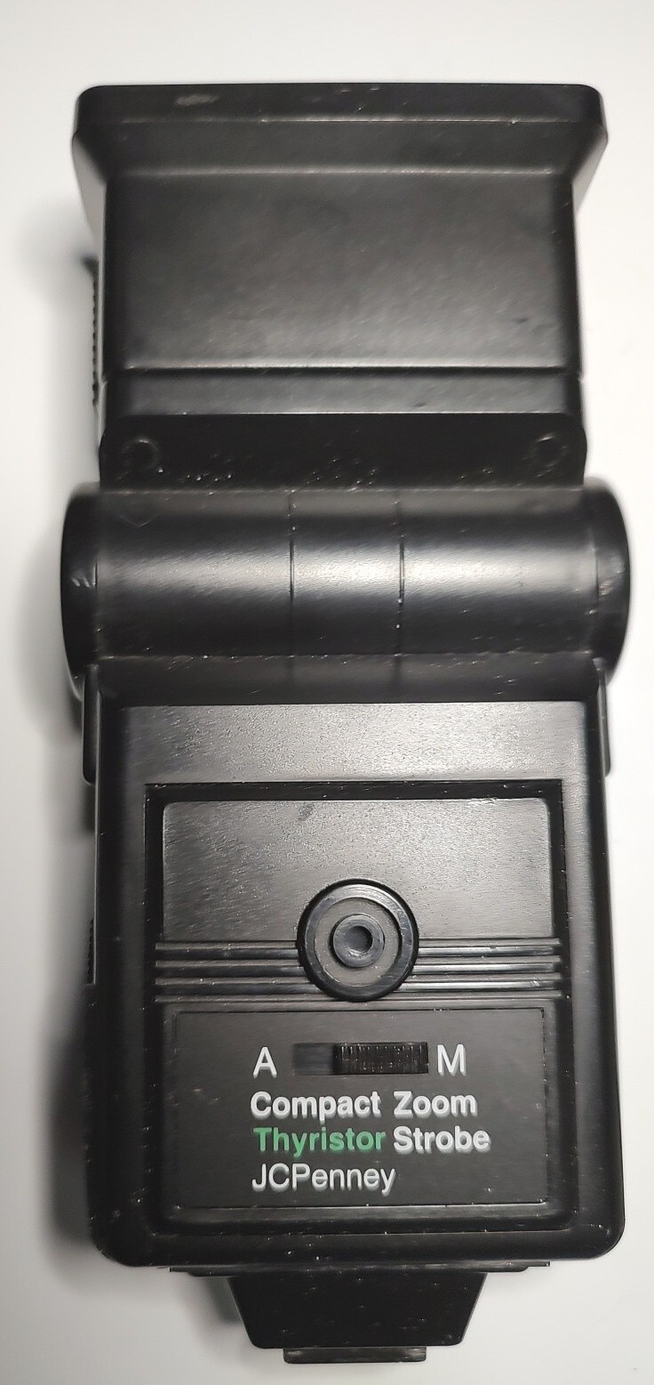 JCPenney Compact Zoom Thyristor Strobe FLASH Tilt Head
