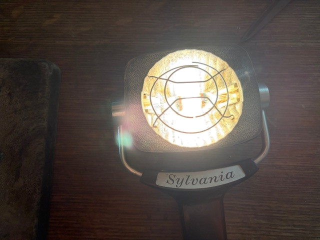 Vintage Sylvania Sun Gun Movie Light SG-1 Handheld Video Camera Lamp 120V Tested