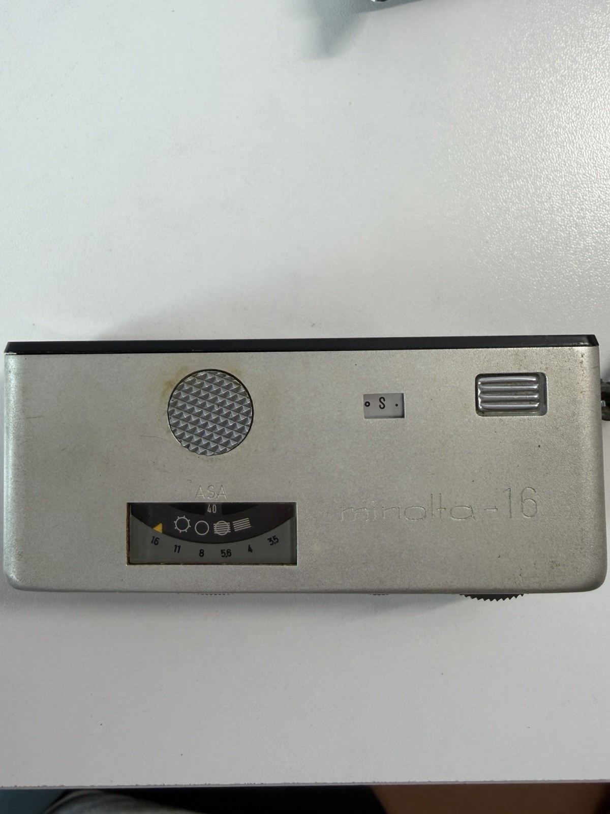 Vintage Minolta – 16 Model-P Camera & MG-S Cube Gun