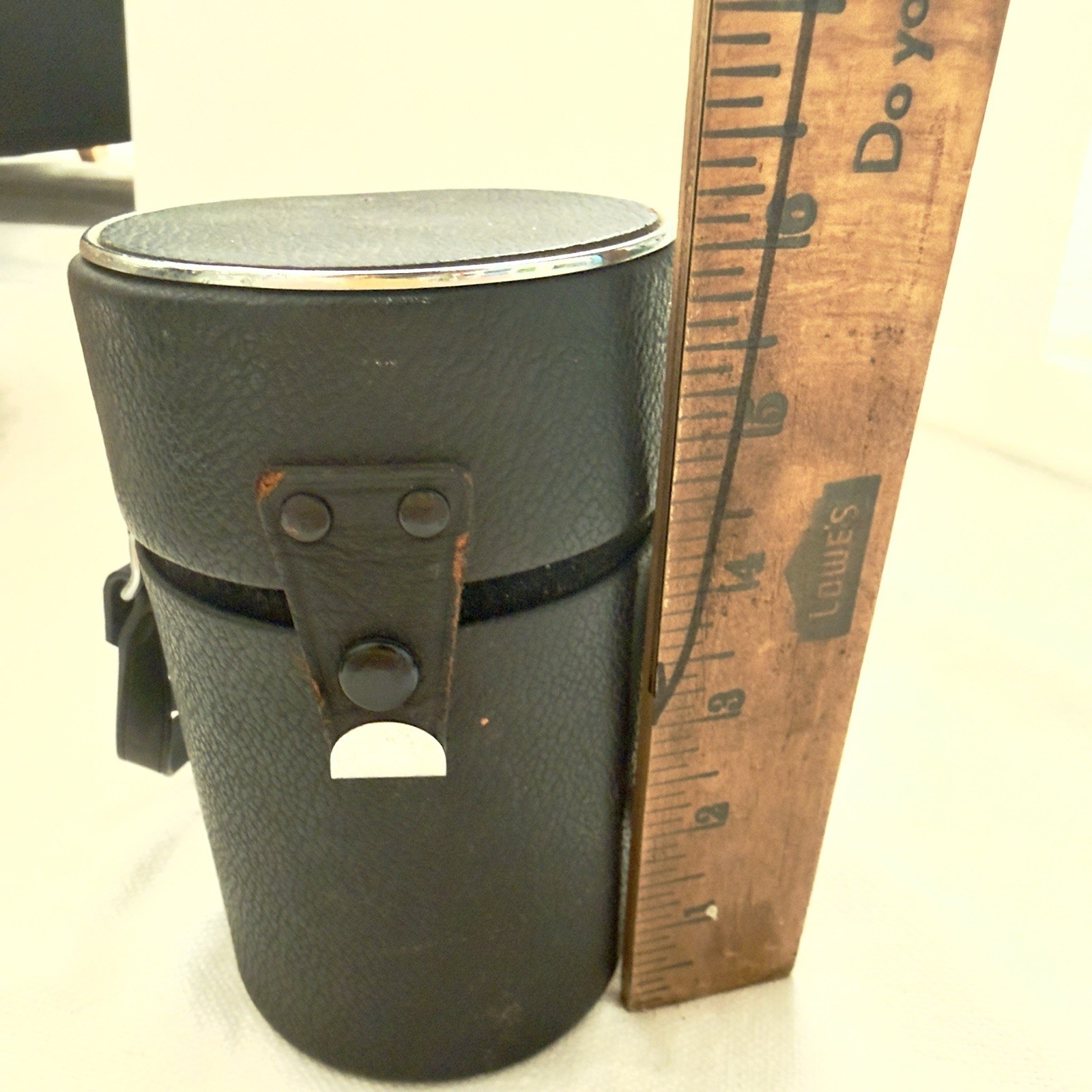 Vivitar Vintage Black Vinyl Circular Padded Lens Case 6’’H 3”diameterStrap Japan