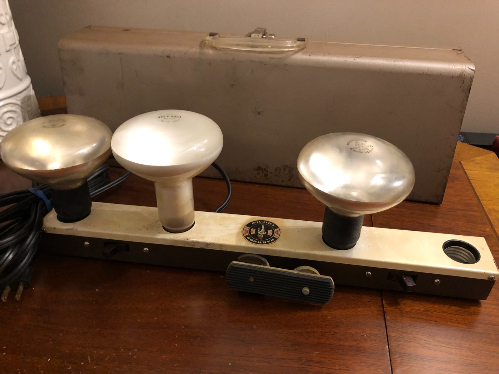 Vtg Harwood Chicago 4-Light Movie Bar Photography Floodlight w/ Metal Case WORKS