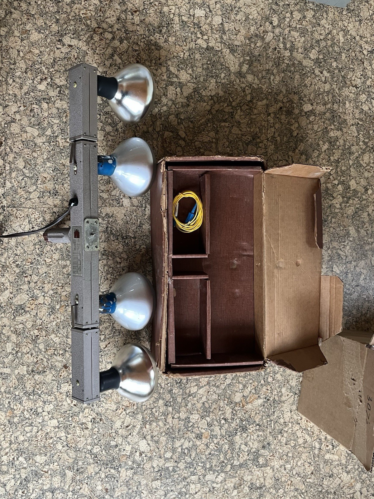 Vintage Fotomaster FM4 4-Lamp Movie & Photo Flood Light Bar Box Tested Works
