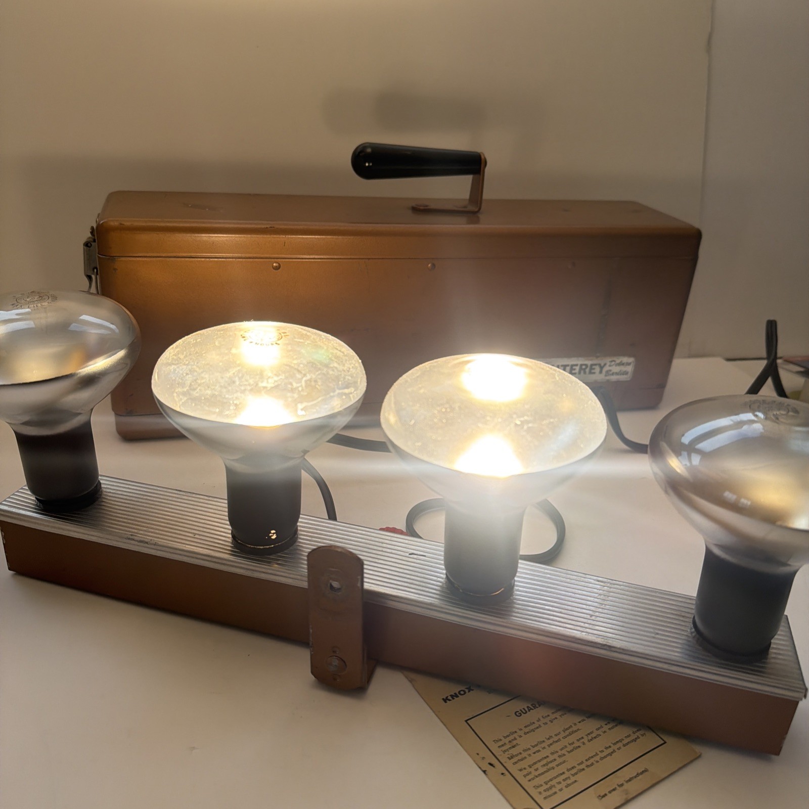Vtg Monterey Movie Photography Bar Light w/ Metal Case 4 Bulb Lighting Barlite
