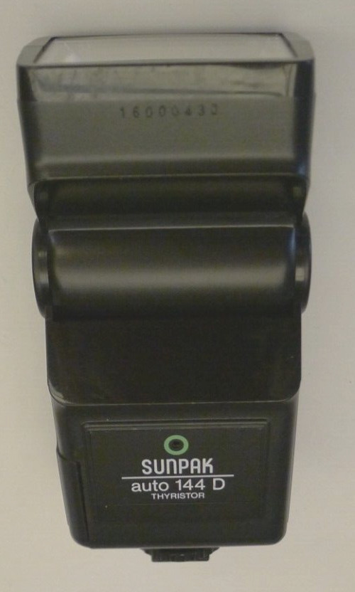 Sunpak Auto 144 D Thyristor Hot Shoe Flash – TESTED