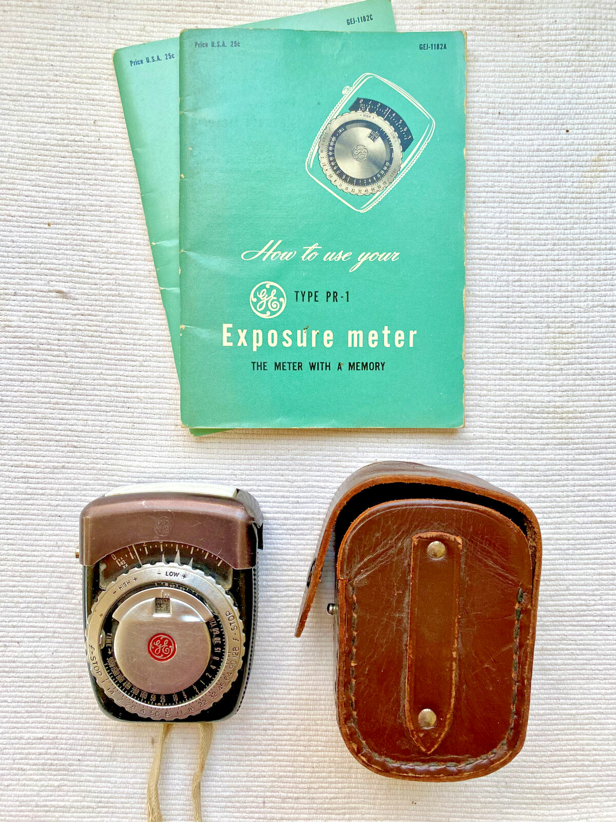 vntg 50s General Electric GE Exposure Meter, model PR-1, leather case, 2 manuals