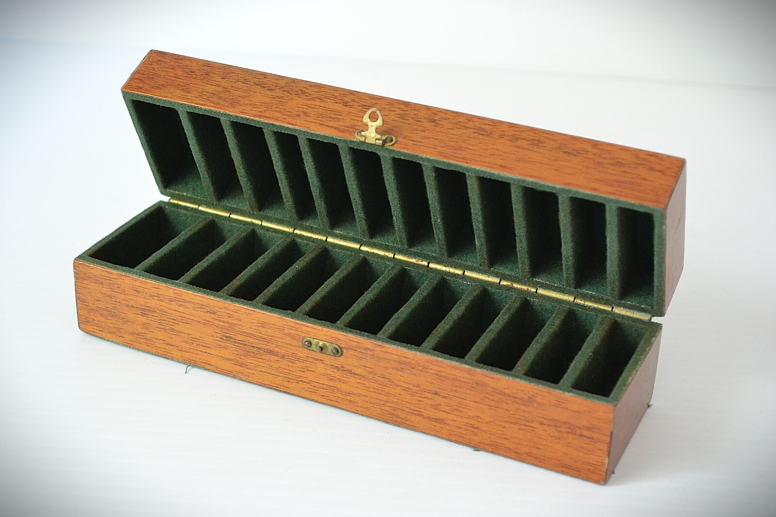 Vintage Rare Wood Filter Case For up to Series VI Size Filters