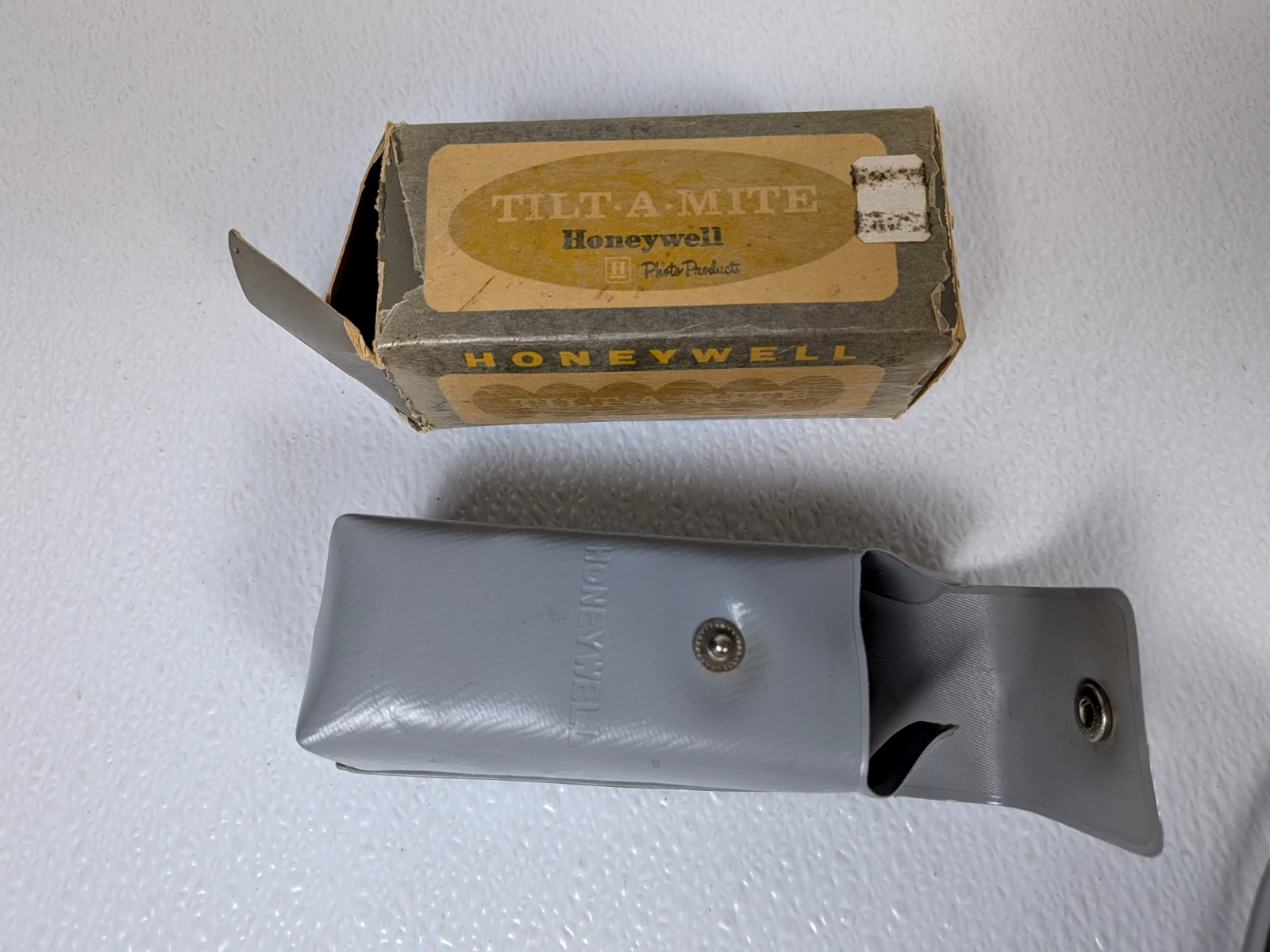 Vintage Honeywell Tilt-A-Mite Camera Flash Unit w/ Original Case & Box Excellent