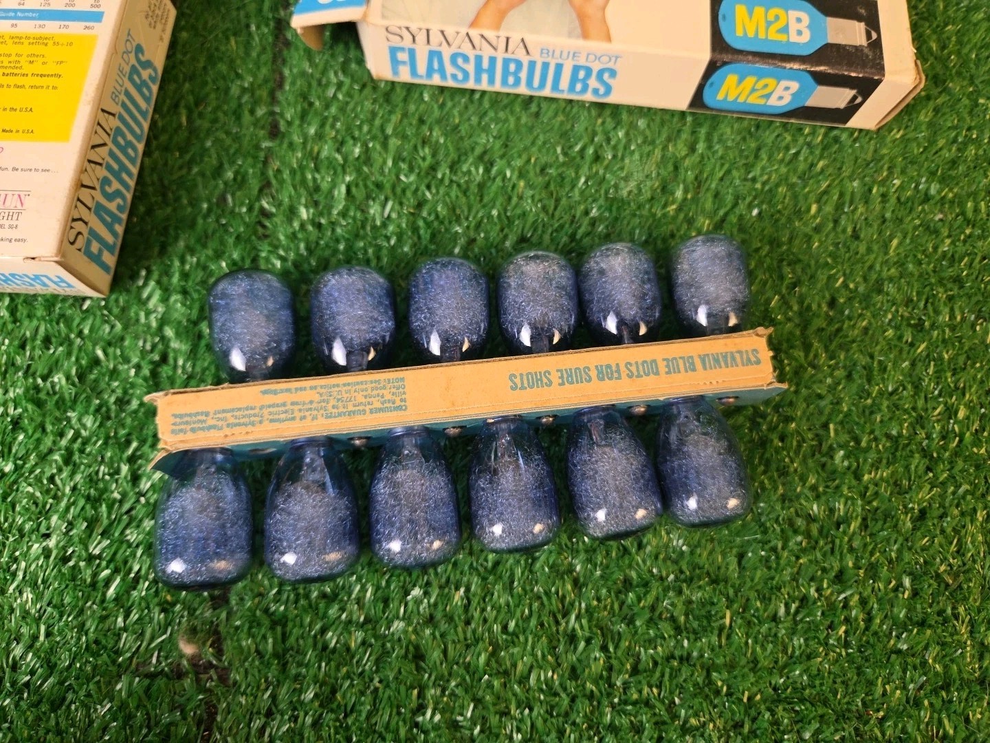 VINTAGE Sylvania Blue Dot Flashbulbs M2B, 6 Boxes of 12 Blue Flash Camera Bulbs