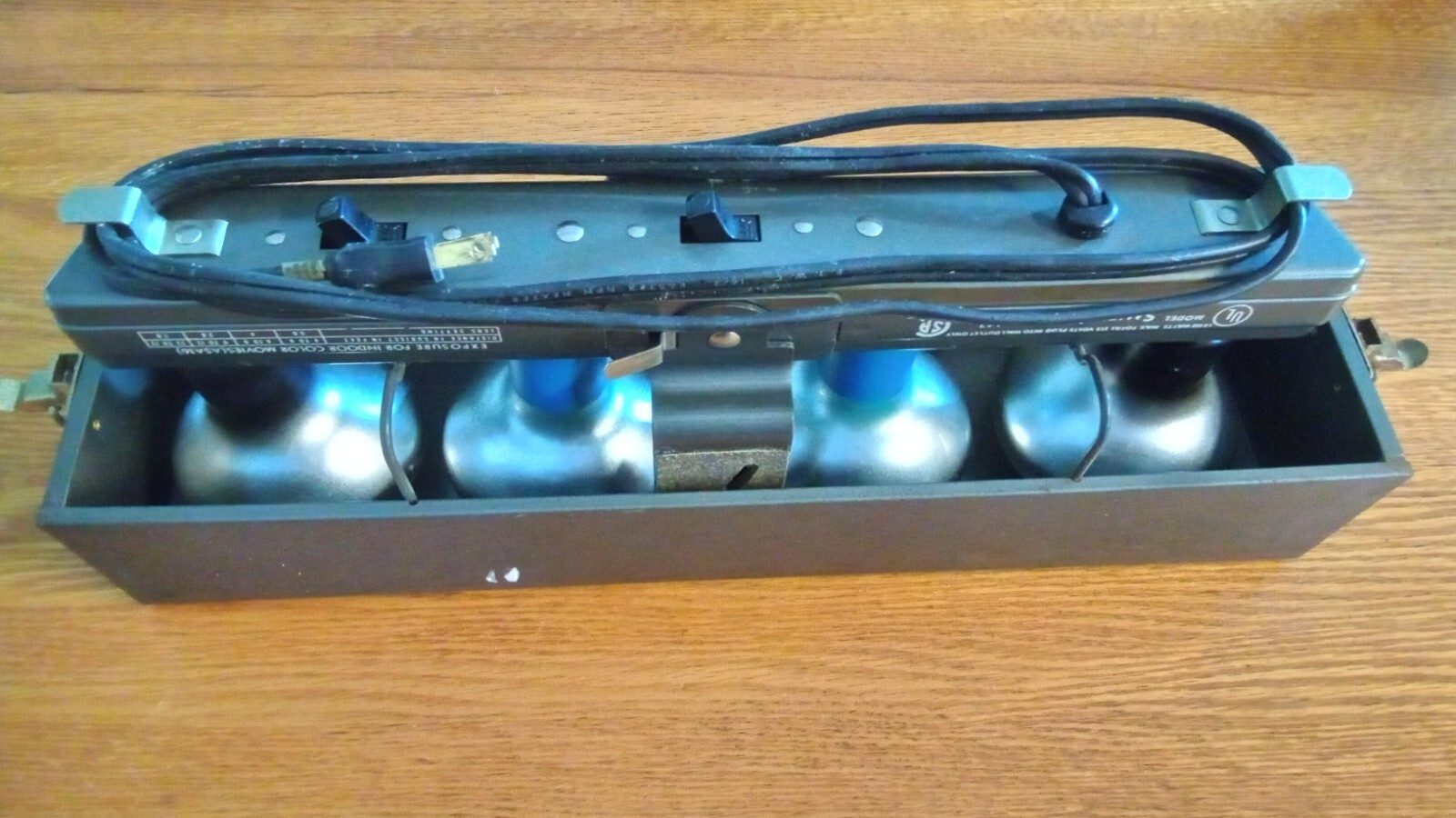 Vintage Light Bar 4 socket w/4 Bulbs Movie Filming Photography Case Smith-Victor