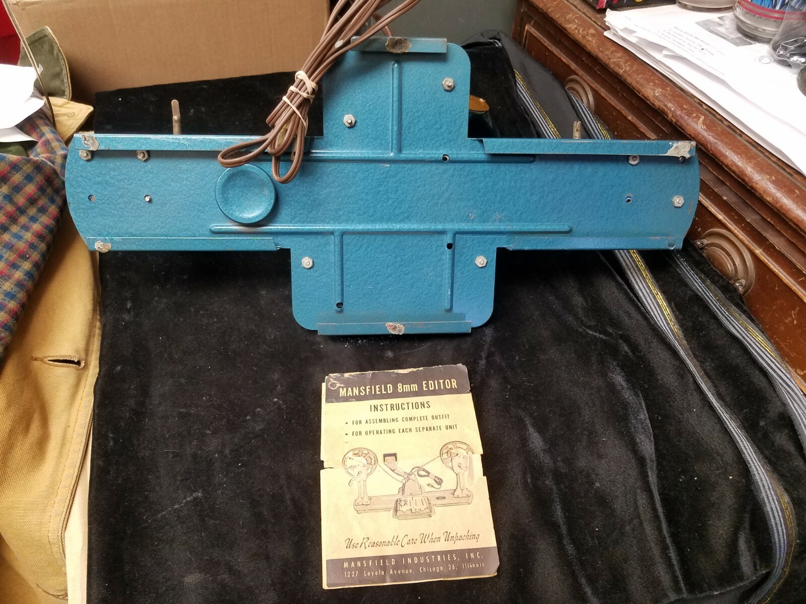 Vintage MANSFIELD Lighted 8mm Film Editor w/ Instructions 18″ Long