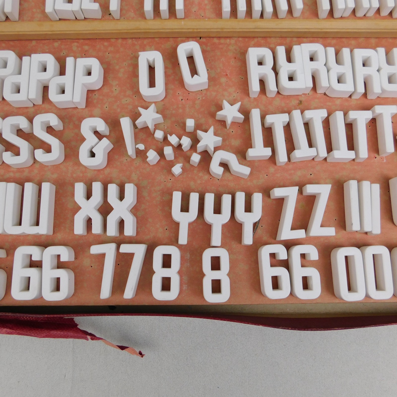 Mitten’s Movie Titlers PLT-2 Pin-Back Letters Numbers & Panel Background #C970