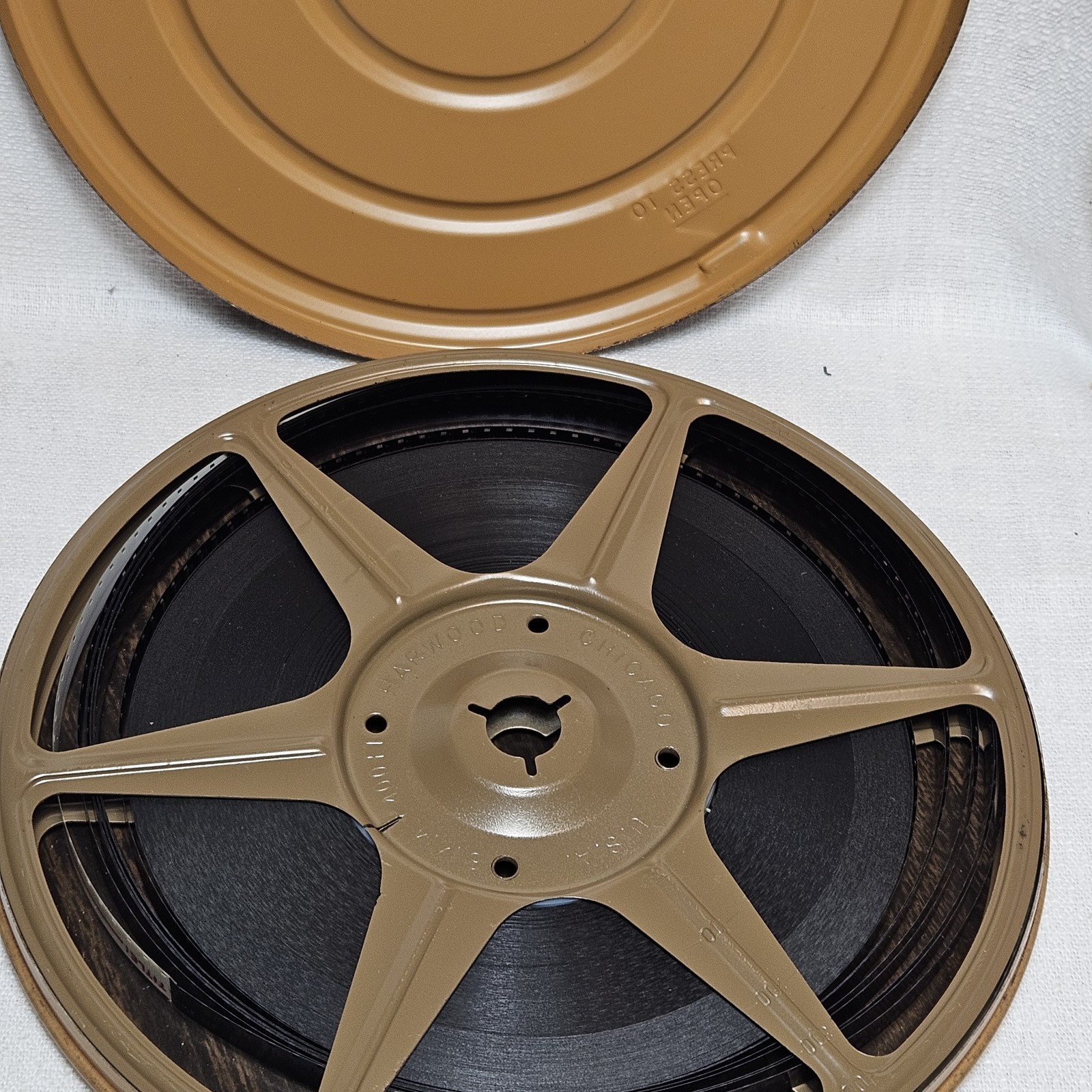 Dual 8 Movie Reels (6) • 7″ Metal Cans (4) & Reels • 8mm 400ft • Used • ’71-’79