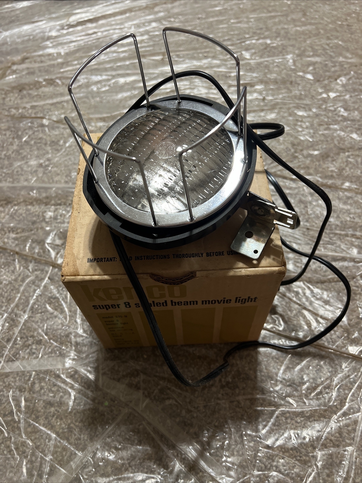 VINTAGE KENCO SUPER 8 SEALED BEAM MOVIE LIGHT MODEL 875-N